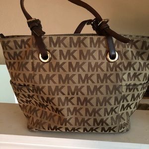 Michael Kors Bag. Great condition